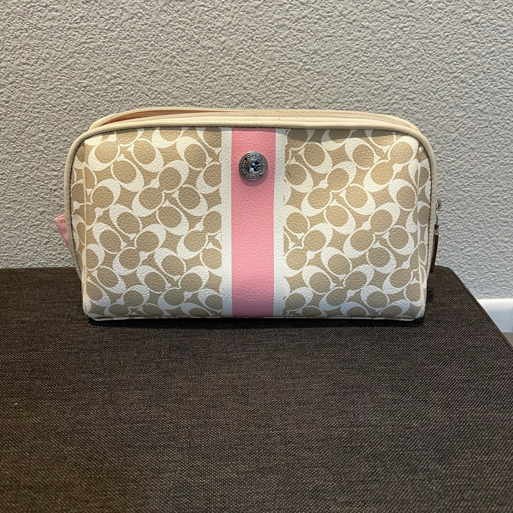 COACH LEATHER MAKEUP BAG small